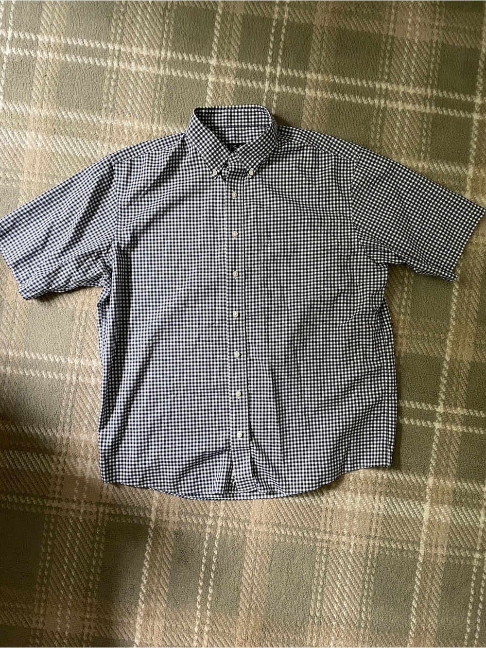 Jos A Bank men’s short sleeve 100% cotton button up navy gingham check shirt XL